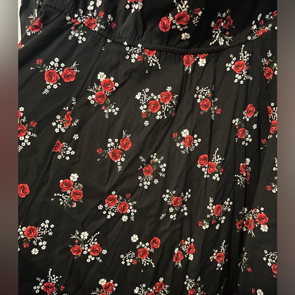 Torrid Off the Shoulder Roses Dress NWT 🌹🌹 - Picture 5 of 6